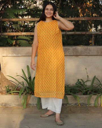 Small Florals Yellow Sleeveless Linen Kurta