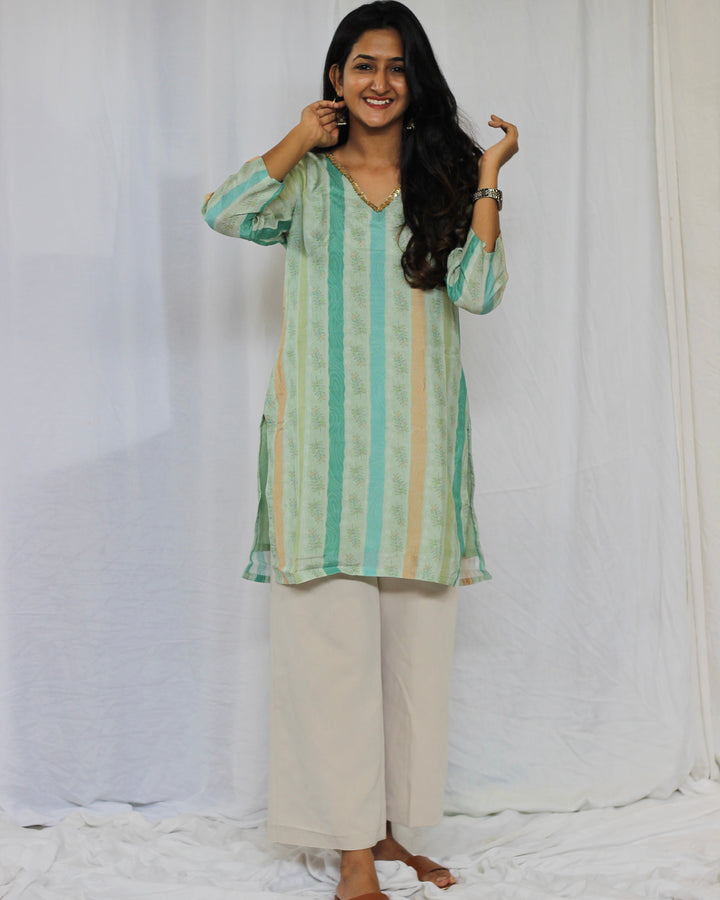 Exquisite tunic with green contrast stripes on Pure muslin fabric - indiefabstore