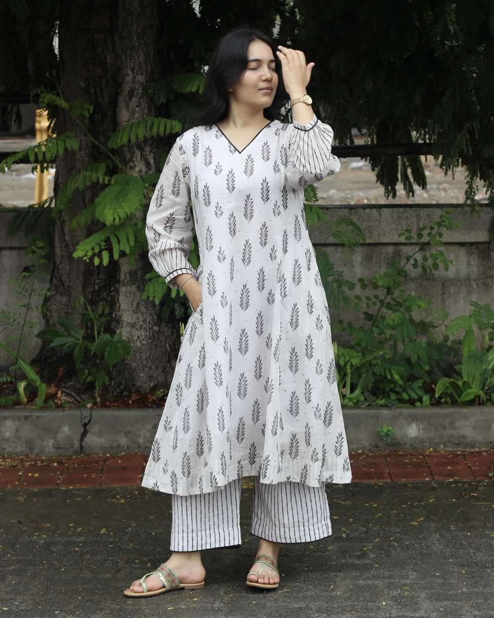 Inaya Mul Chanderi Kurta Set - Set of 2