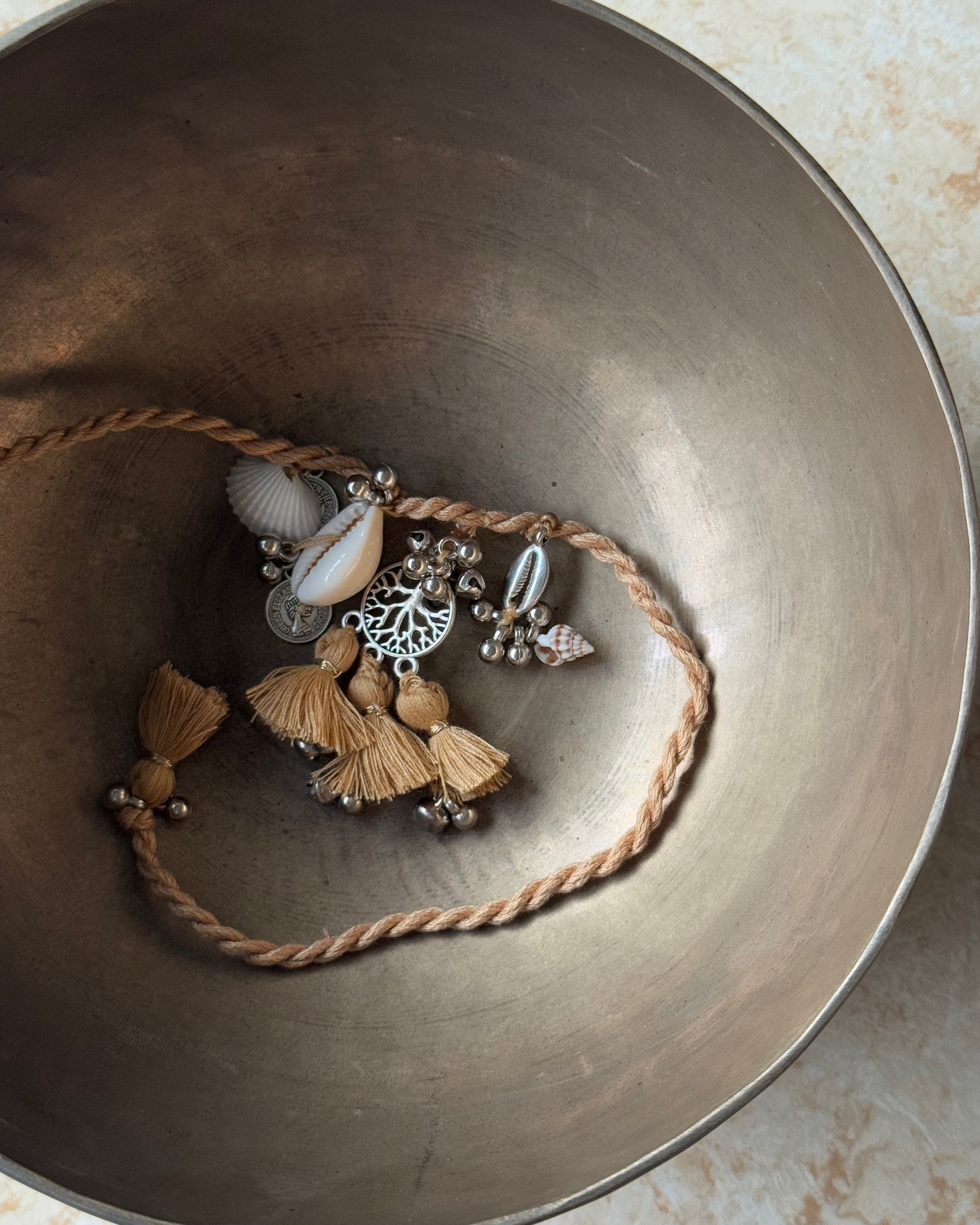 Grassroot Detailed Handmade Lumba