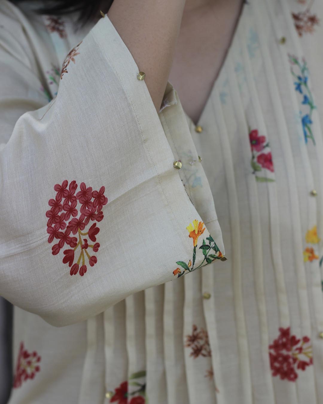 Floral Pleated V-neck Long kurta