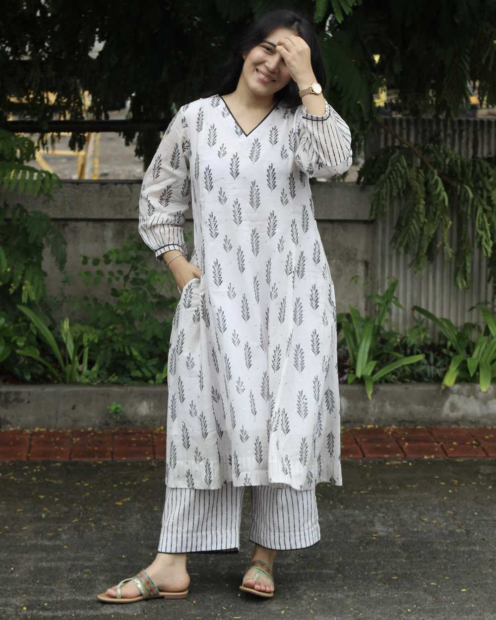 Inaya Mul Chanderi Kurta Set - Set of 2