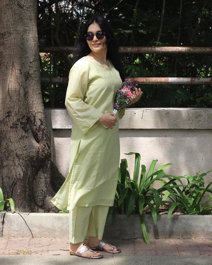 Mul Chanderi Pastel Lime Kurta Set - Set of 2