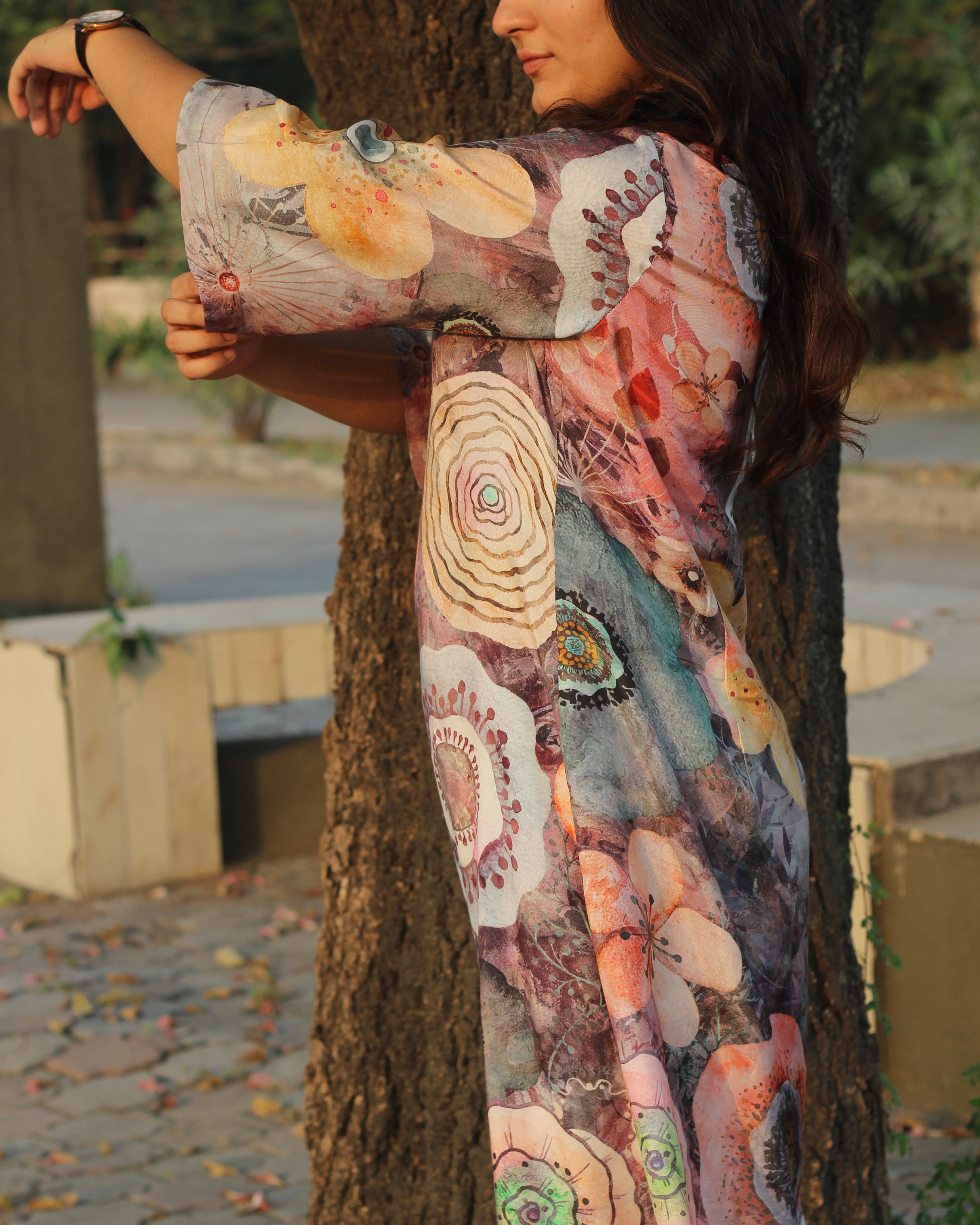 Elegant muslin set with bell sleeves and dynamic prints