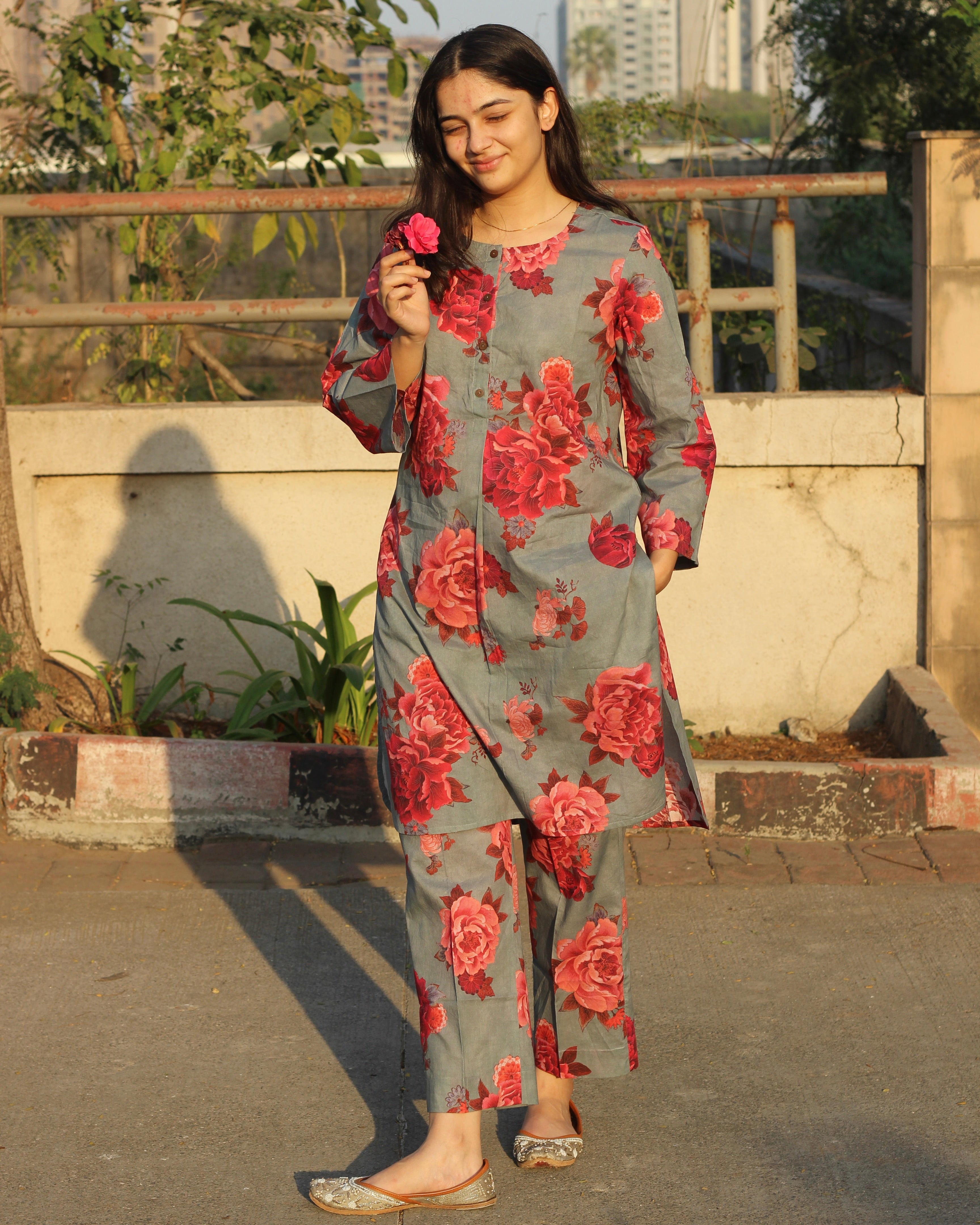 Floral printed co-ord in cambric cotton 