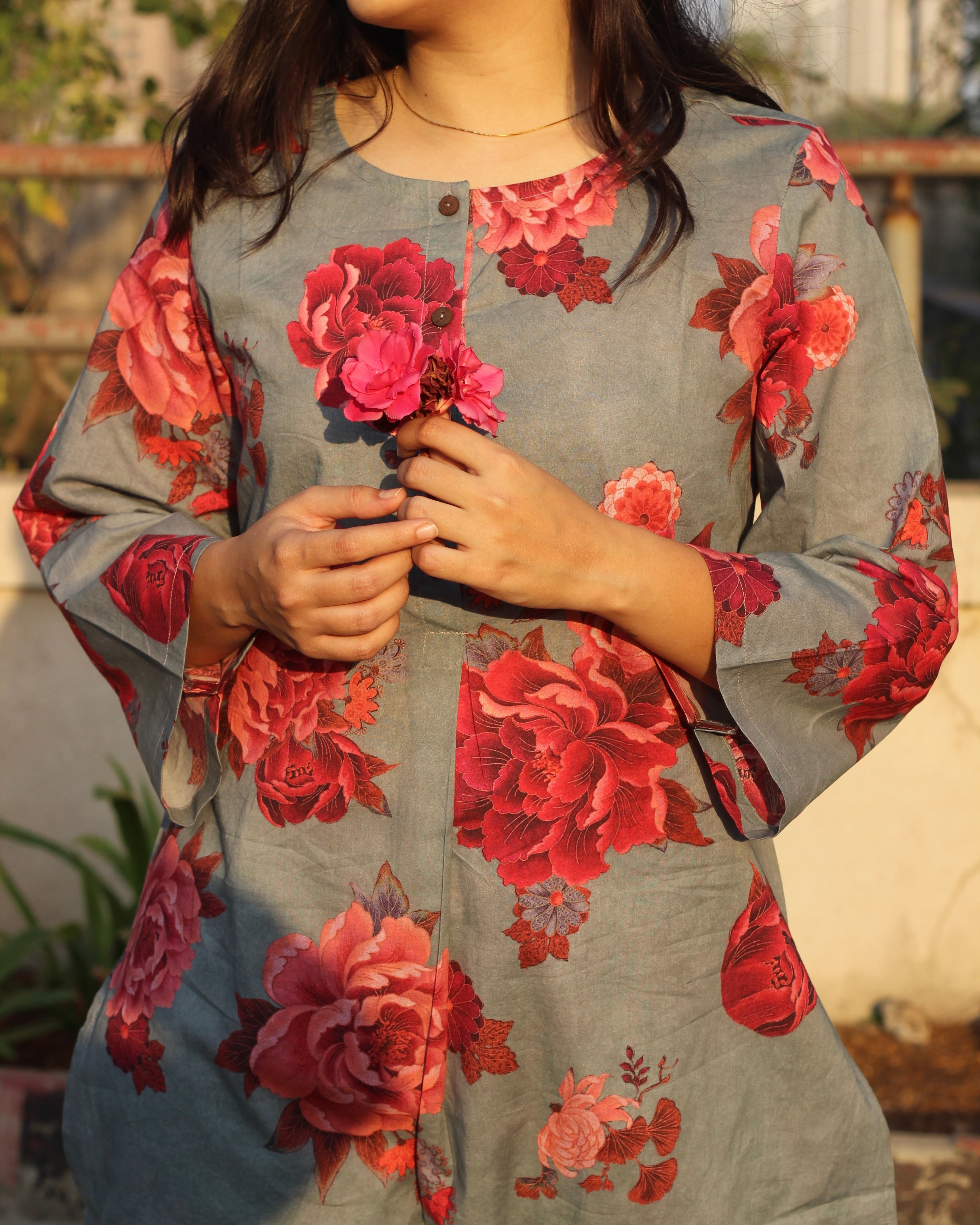 Basic round neck wth brown buttons cotton kurta