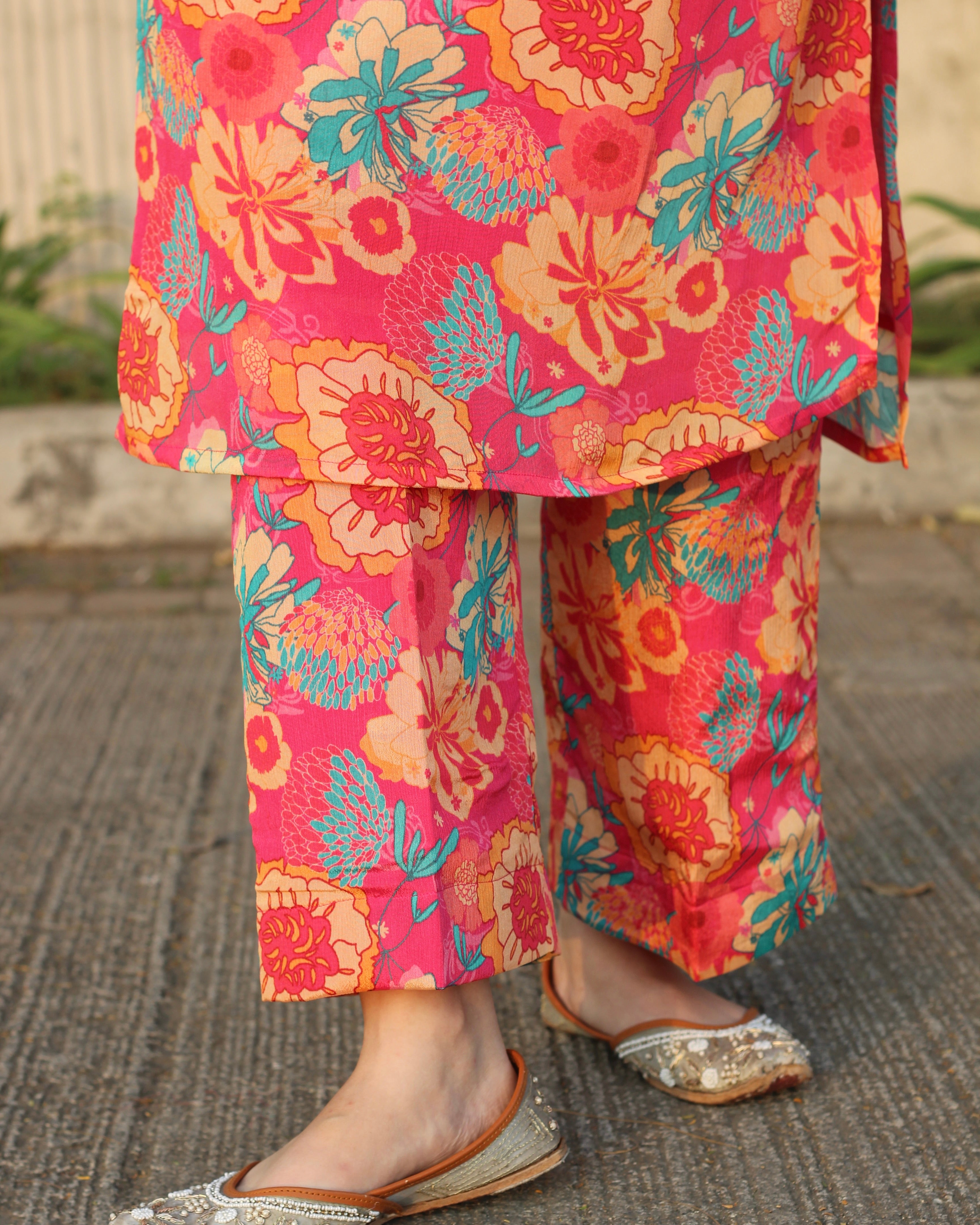 Floral pants in pure chinon with lining