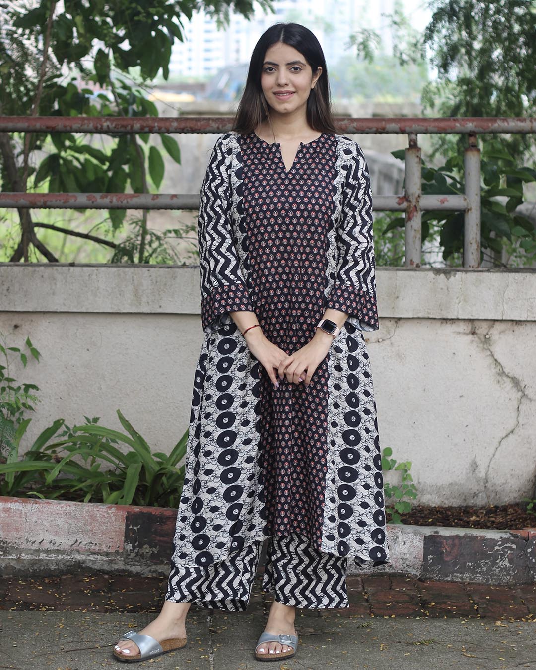 Monochrome Pure Muslin Kurta Pant Set