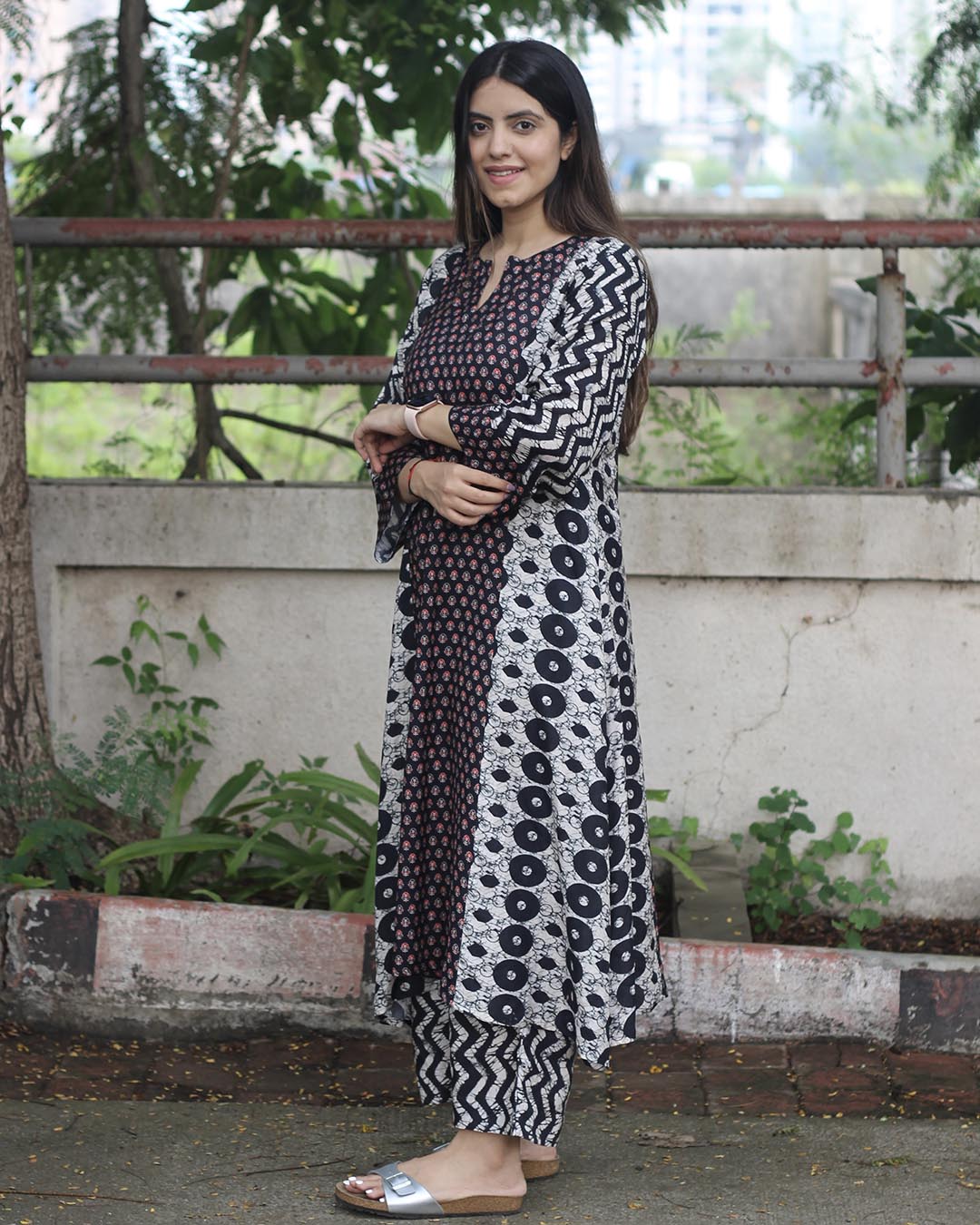 Monochrome Pure Muslin Kurta Pant Set