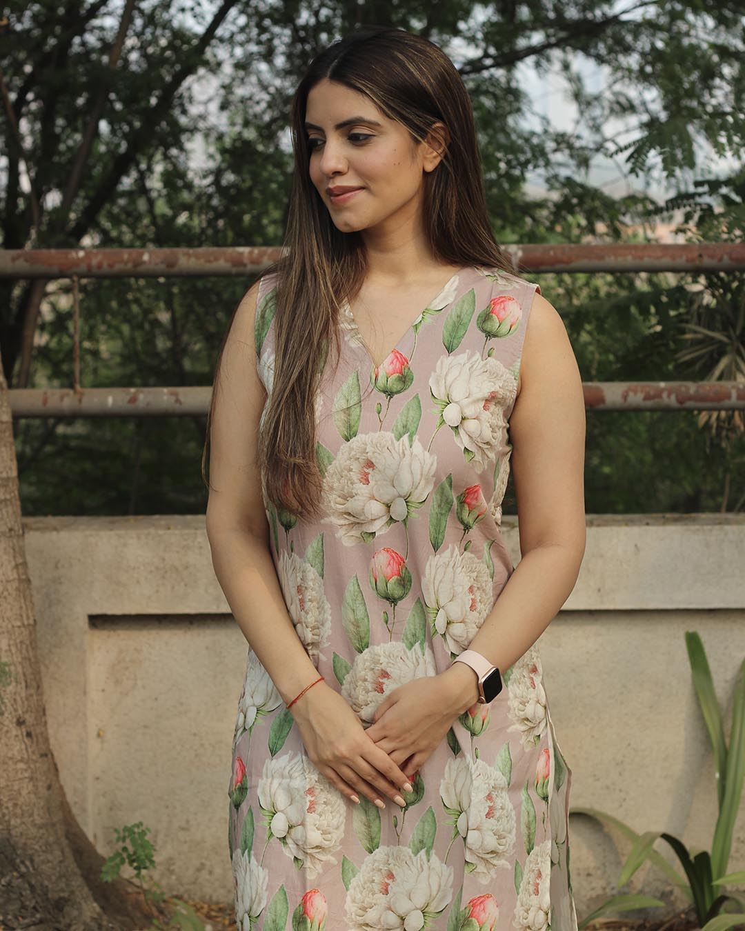 Floral Bliss Sleeveless V-neck Long Kurta