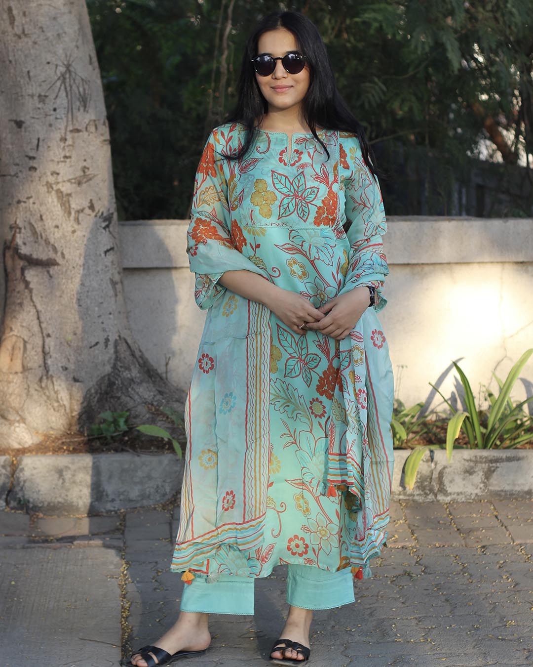 Aaravi – Pure Organza Floral Suit Set