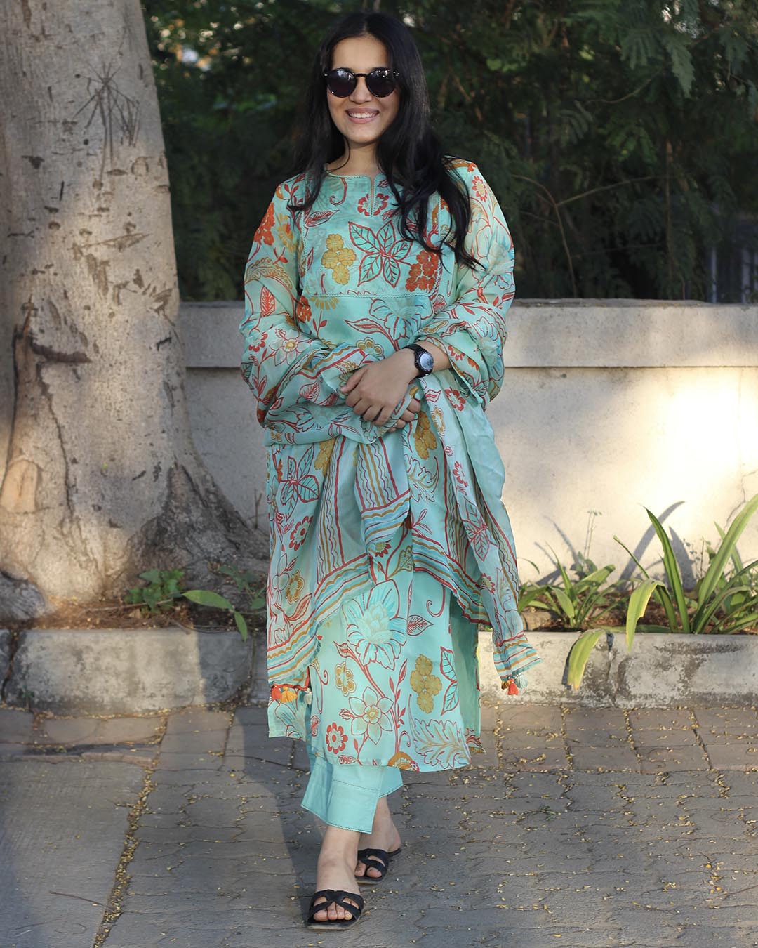 Aaravi – Pure Organza Floral Suit Set