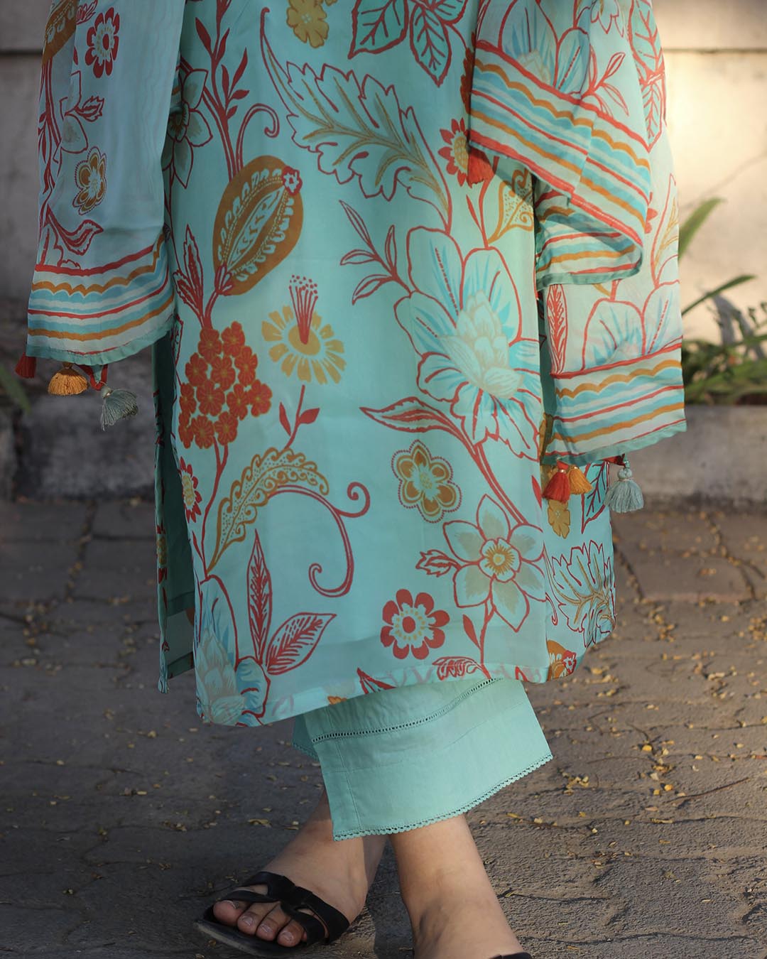 Aaravi – Pure Organza Floral Suit Set