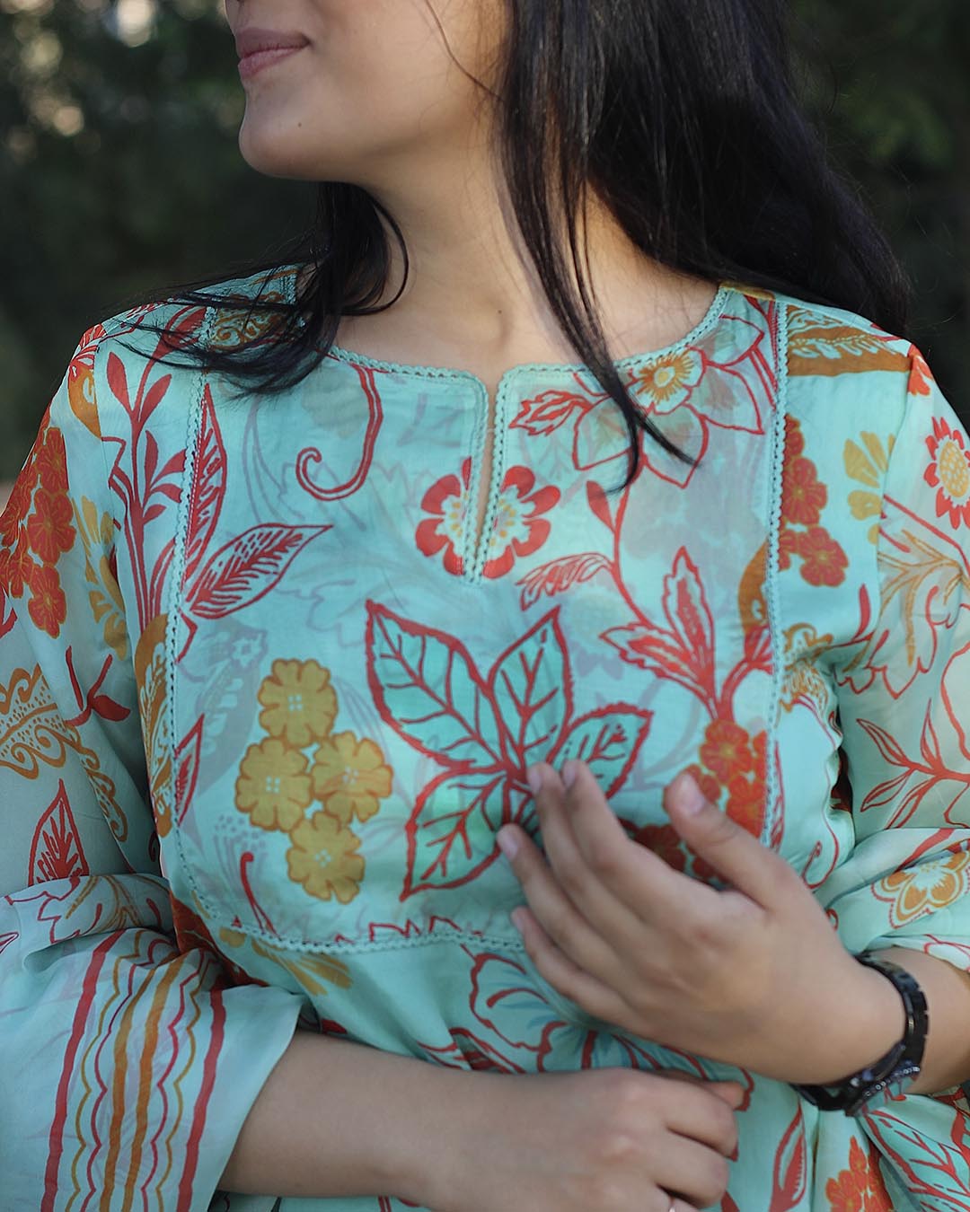 Aaravi – Pure Organza Floral Suit Set