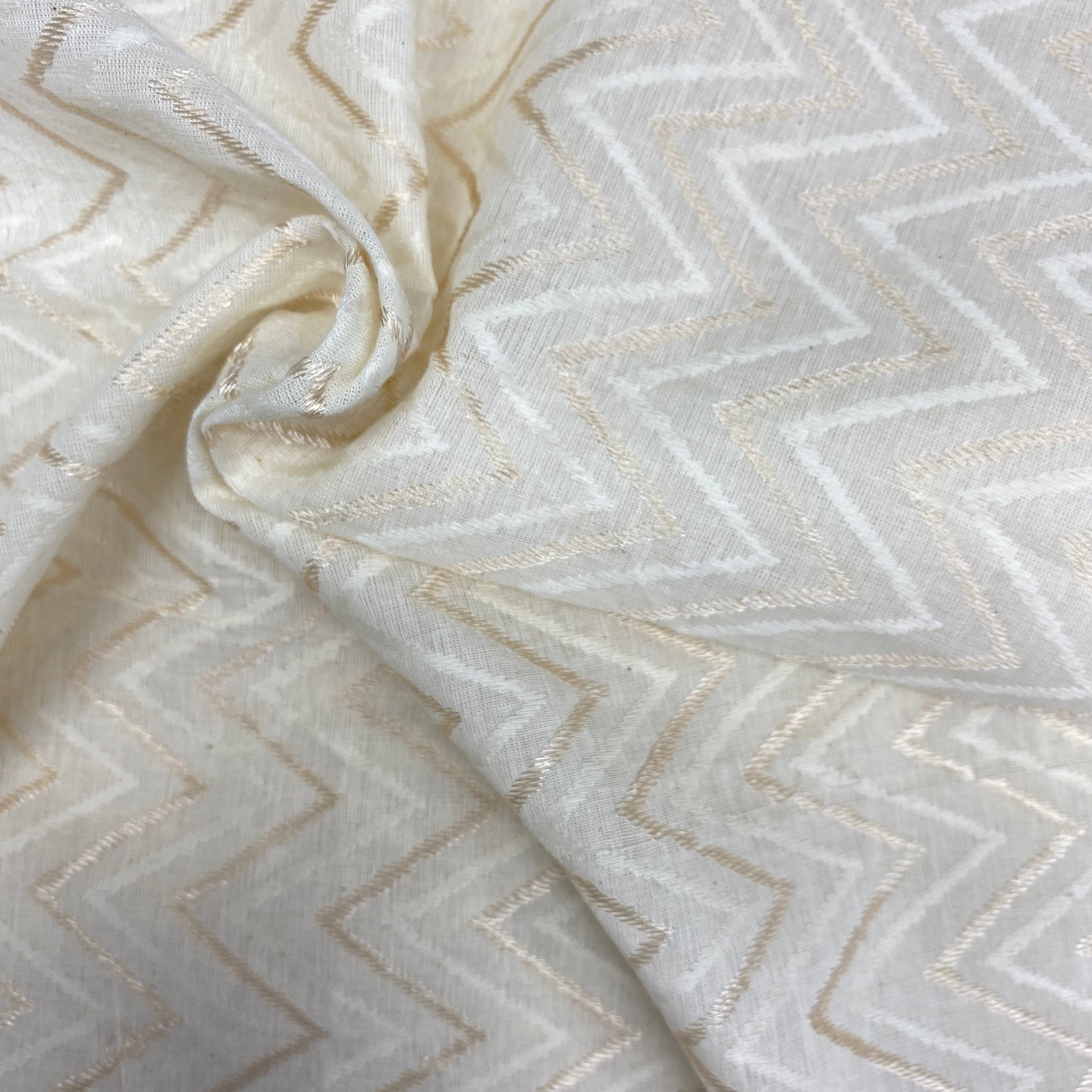 Off white zigzag patterned dyeable cotton fabric