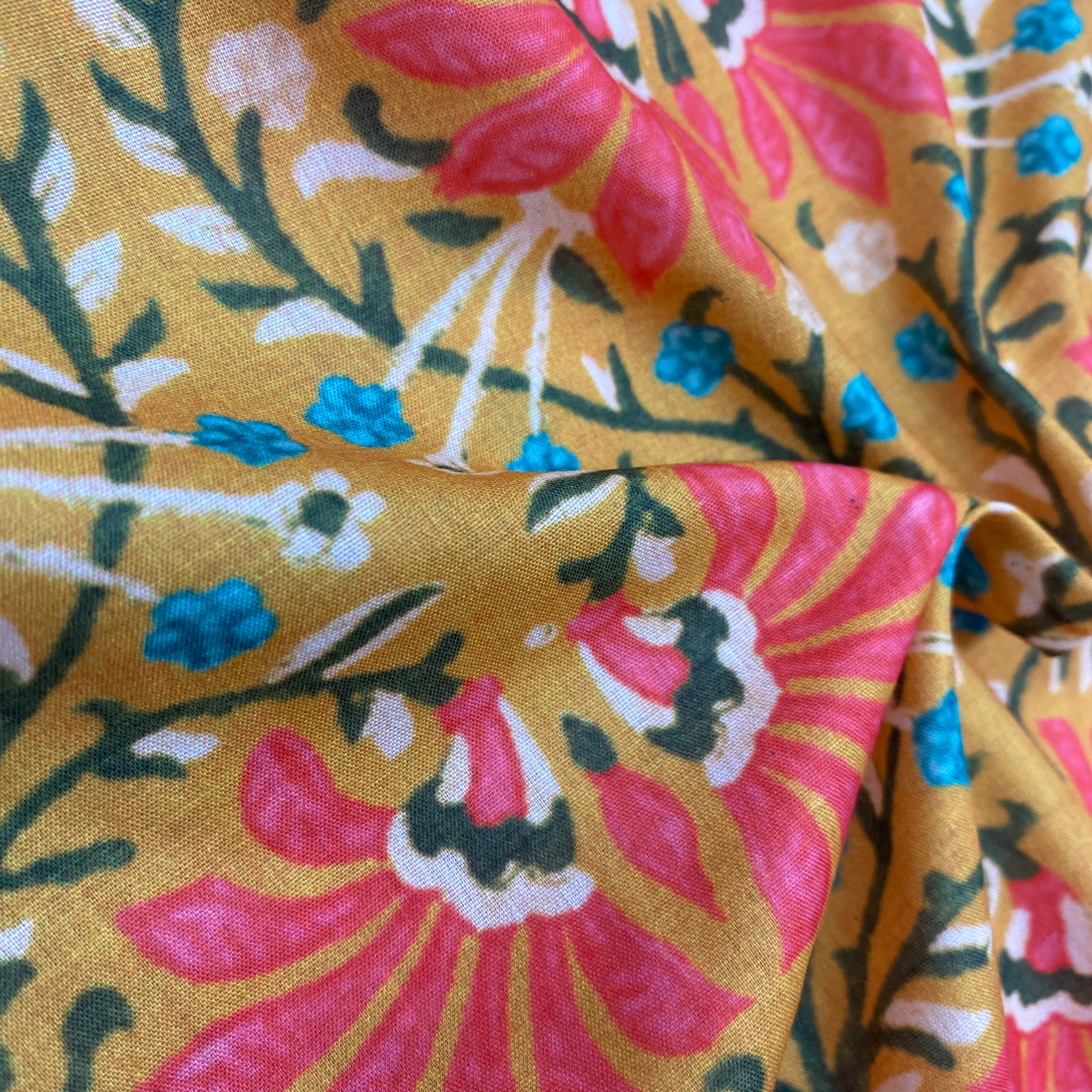 2 Meter - Floral abstract print on cambric cotton