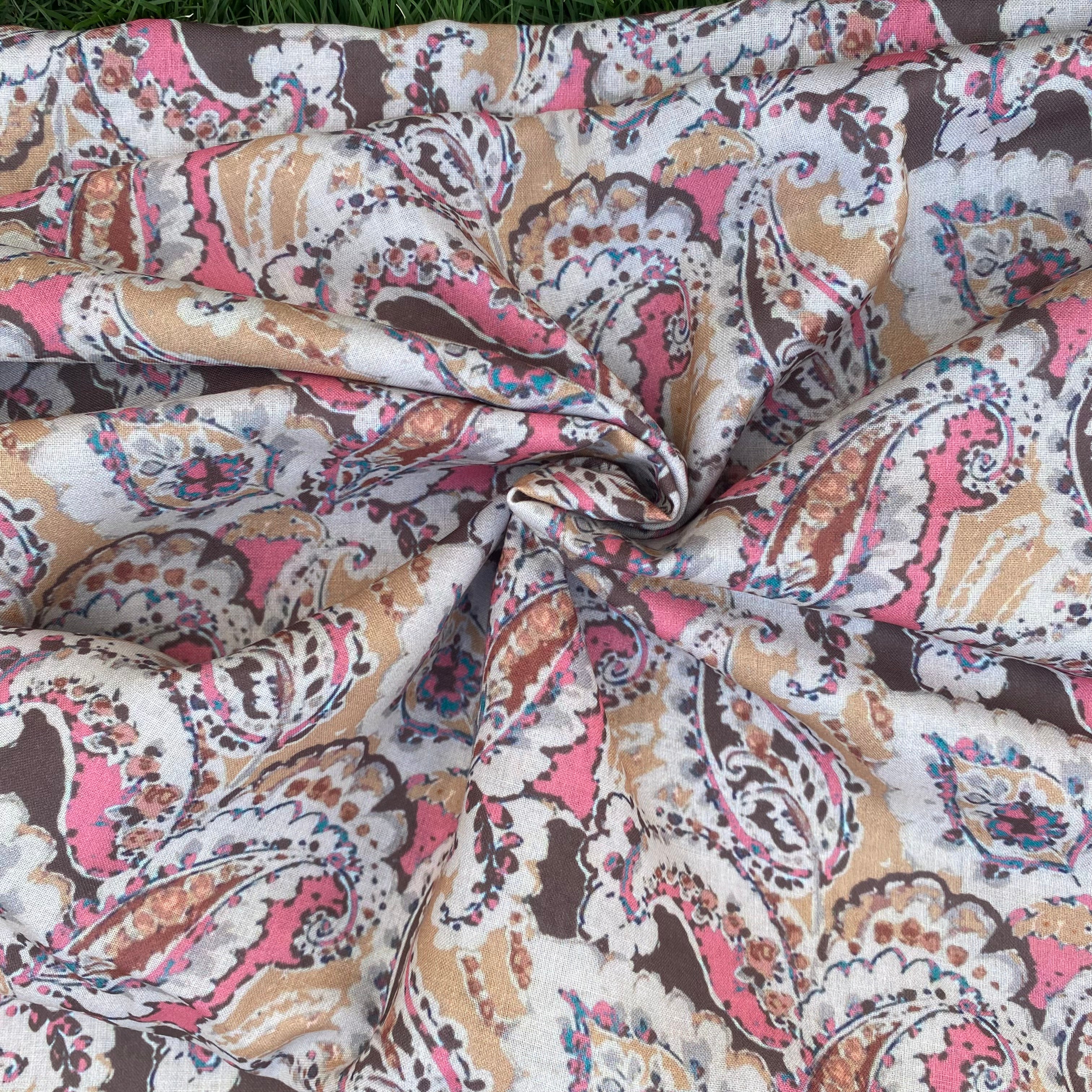 Mul cotton fabric with paisley print per meter