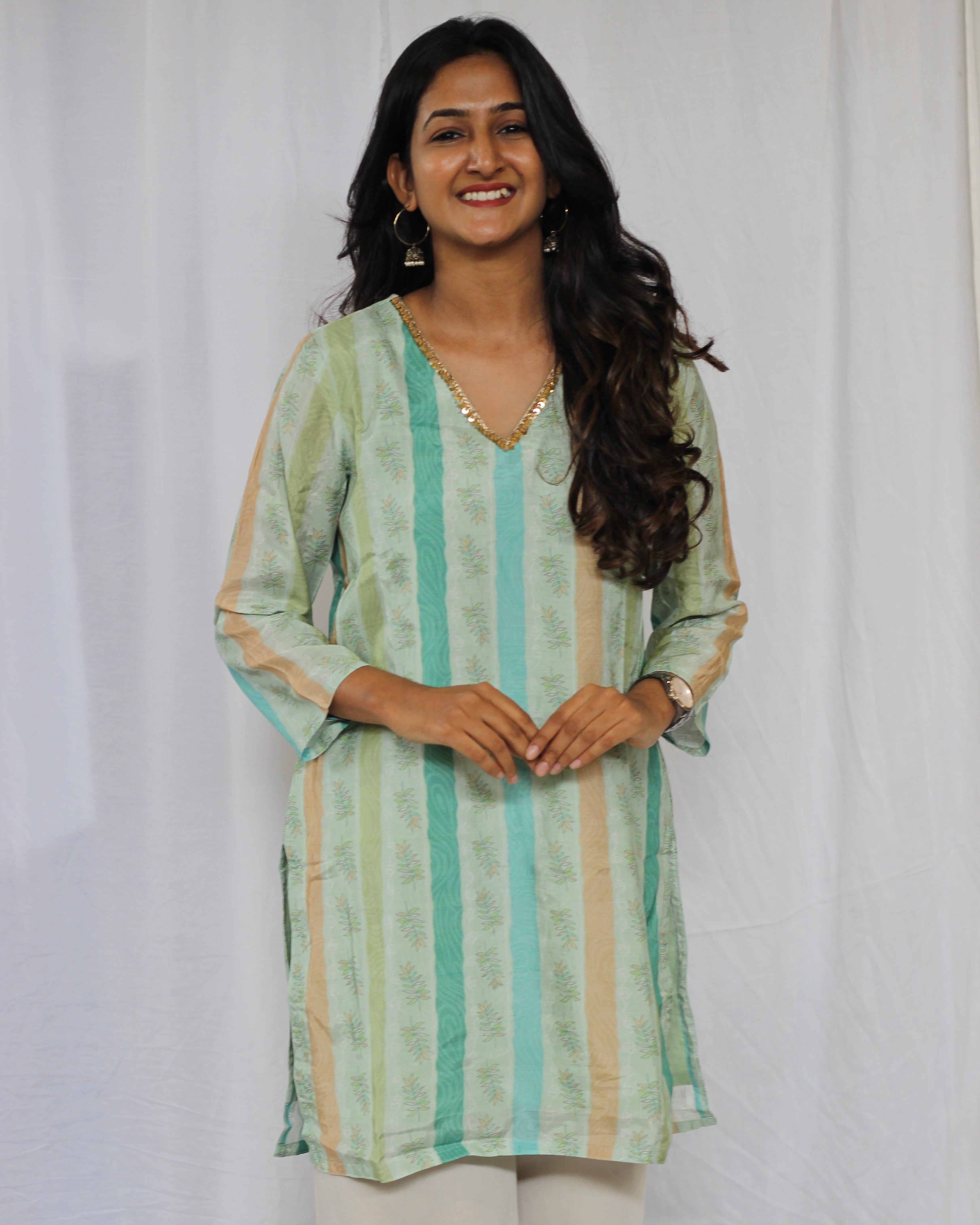Exquisite tunic with green contrast stripes on Pure muslin fabric - indiefabstore