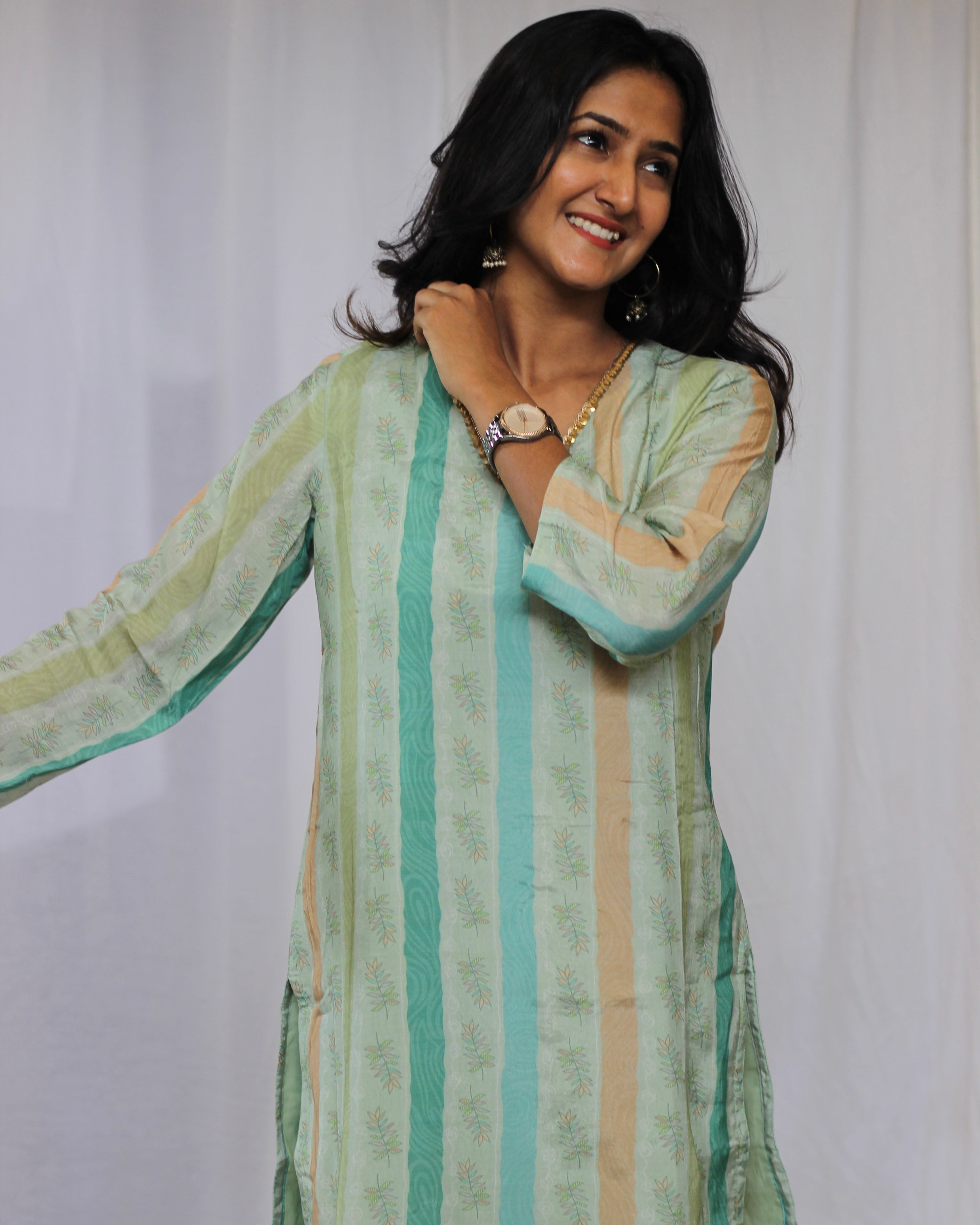 Exquisite tunic with green contrast stripes on Pure muslin fabric - indiefabstore