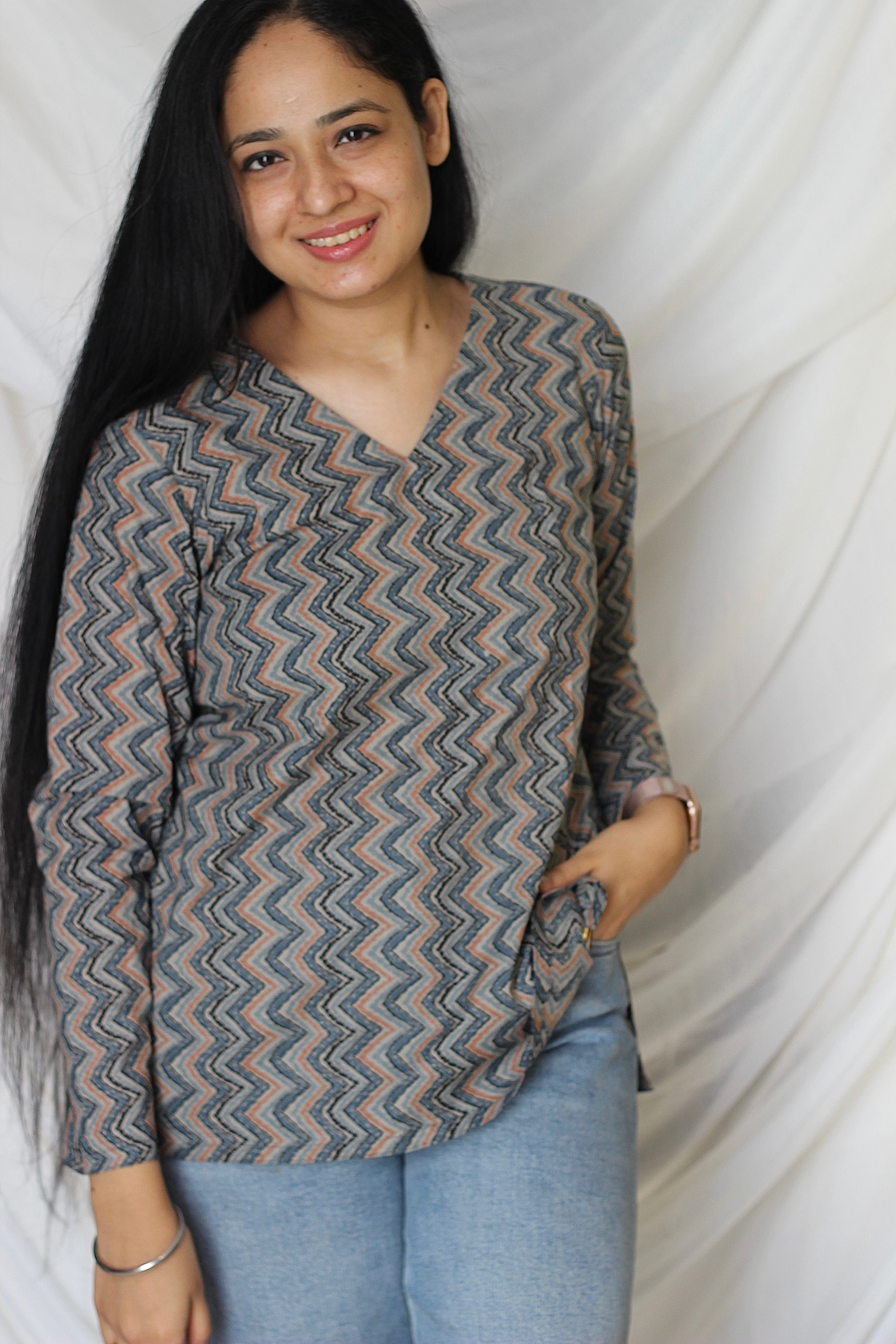 Zig zag contrast color pure cotton short kurta - indiefabstore