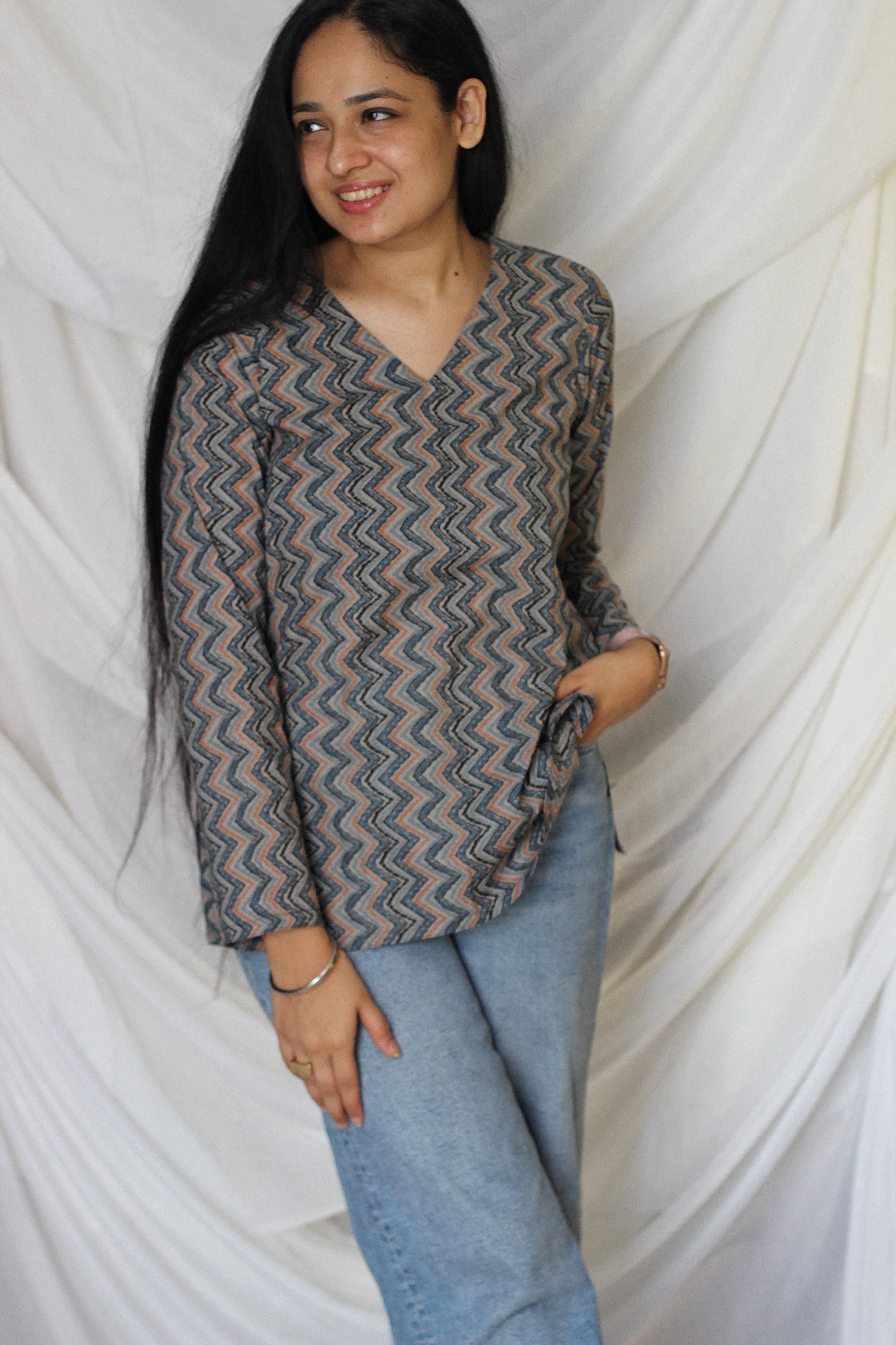 Zig zag contrast color pure cotton short kurta - indiefabstore